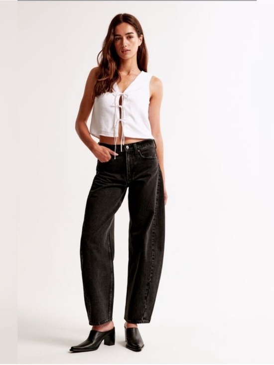Abercrombie & Fitch Denim - Abercrombie & Fitch Curve Love Mid Rise Barrel Jean Washed Black Size 32 Long